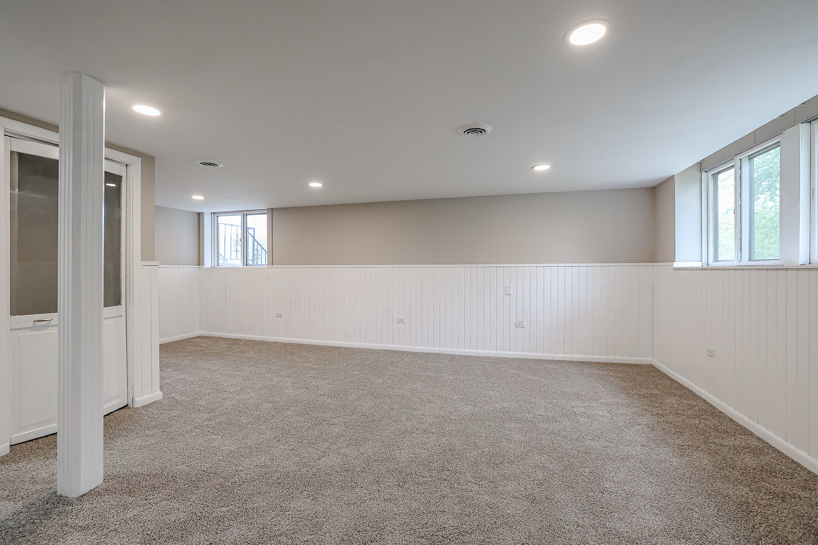 200 Hickory Drive Lindenhurst, IL 60046 - Photo 23 of 34 an empty room with a empty space and windows
