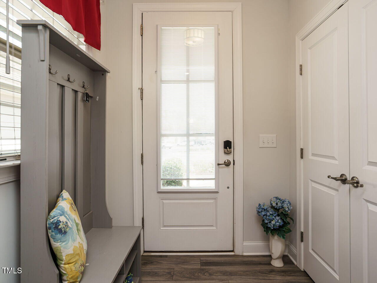 107 Canary Court Raleigh, NC 27610 - Photo 4 of 41 004-1280x960-foyer