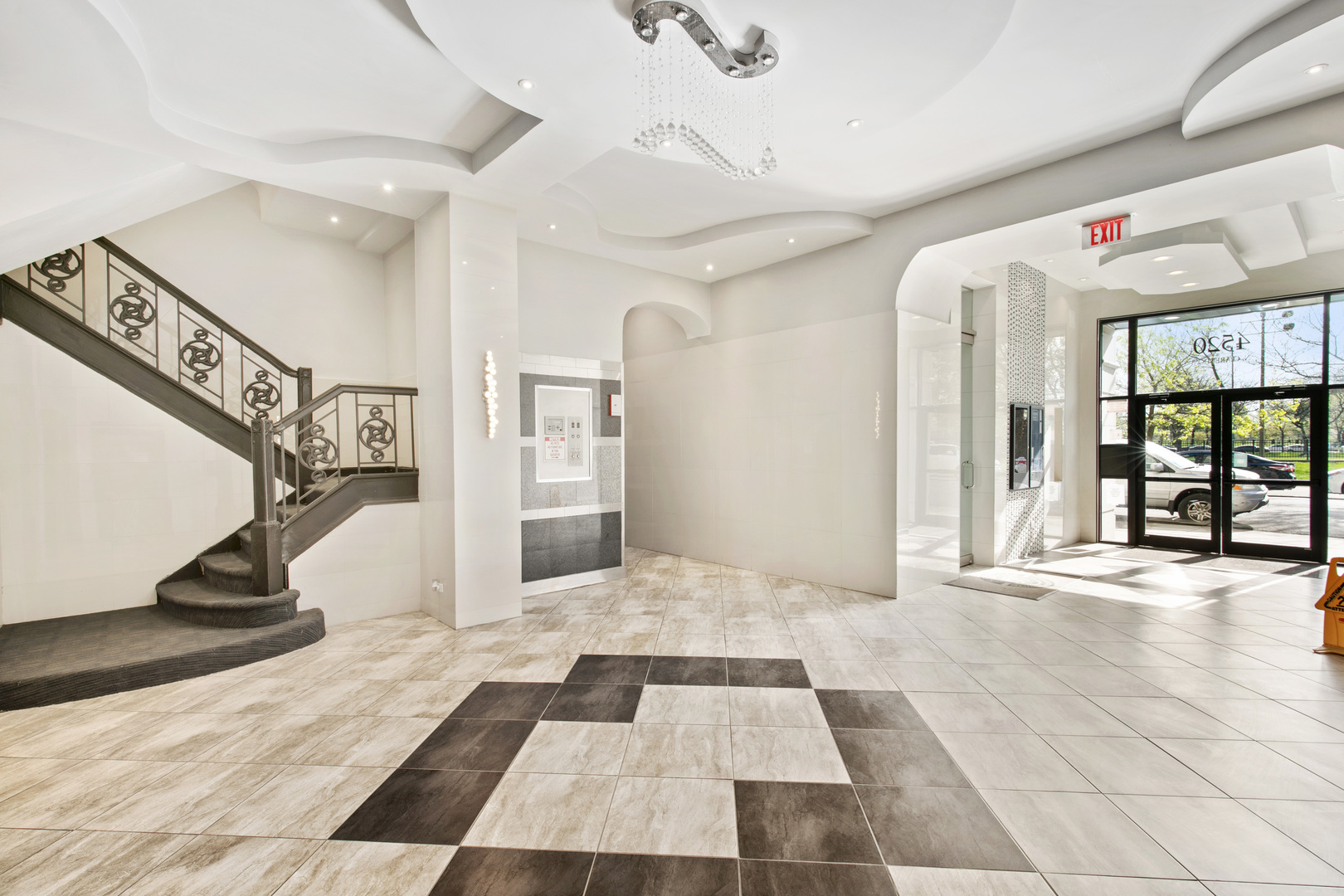 4520 North Clarendon Avenue, Unit 504 Chicago, IL 60640 - Photo 14 of 17