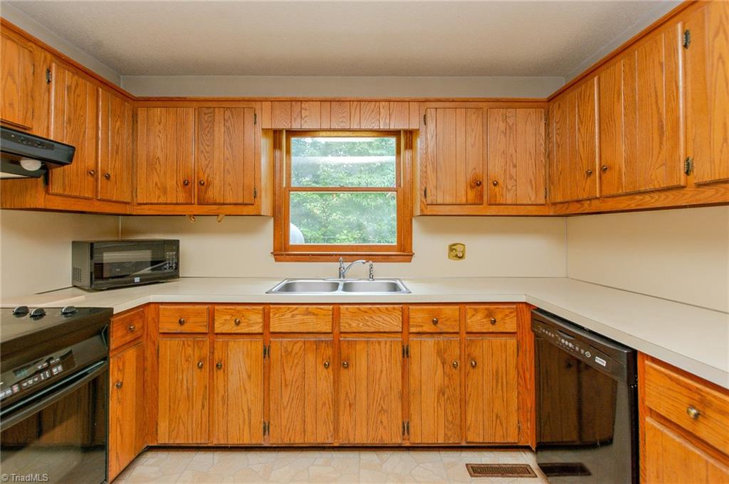 5557 Hunt Road Denton, NC 27239 - Photo 17 of 42 Gallery Image 17