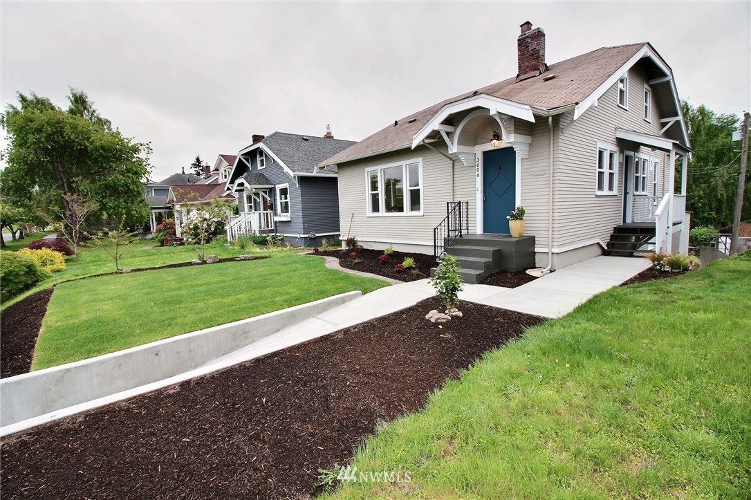 3606 Rockefeller Avenue Everett, WA 98201 - Photo 2 of 25