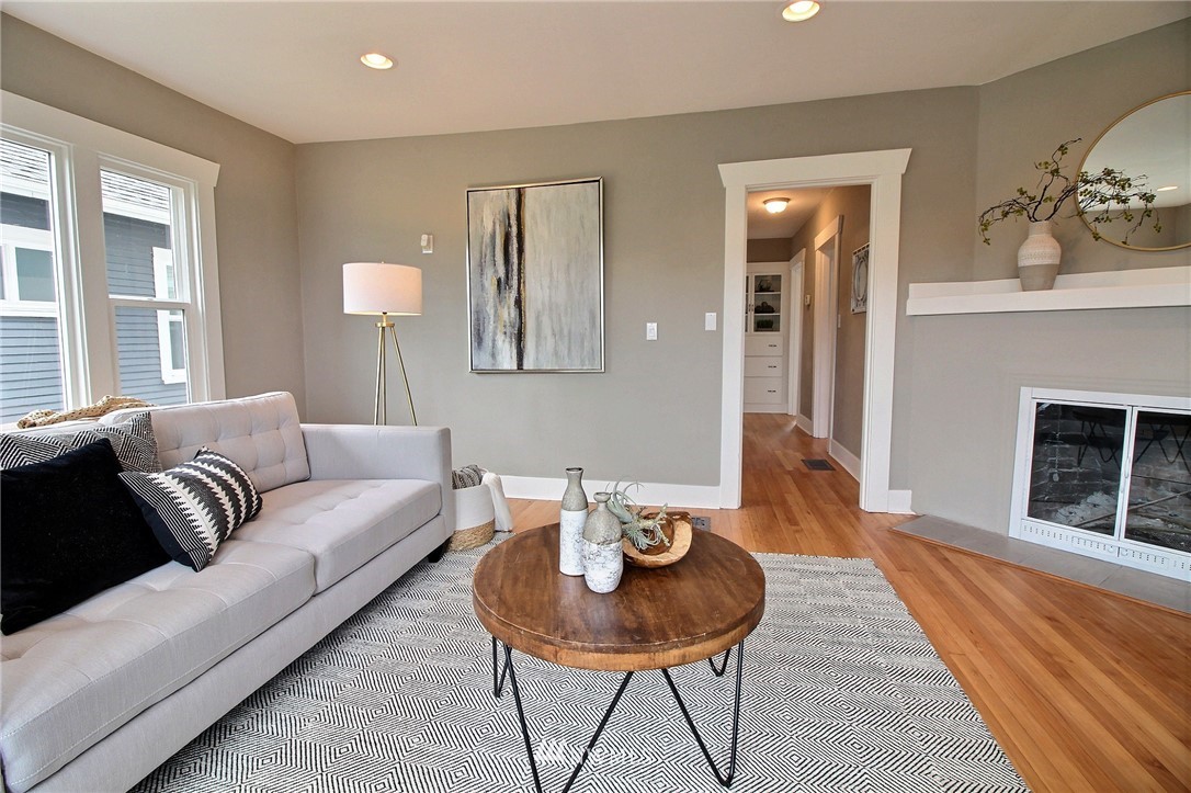 3606 Rockefeller Avenue Everett, WA 98201 - Photo 3 of 25