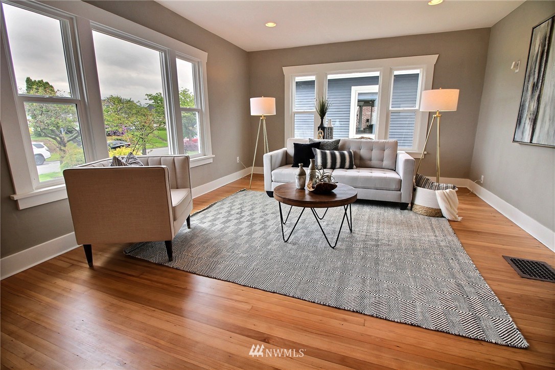 3606 Rockefeller Avenue Everett, WA 98201 - Photo 5 of 25