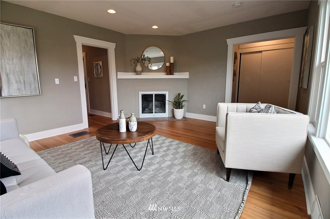 3606 Rockefeller Avenue Everett, WA 98201 - Photo 7 of 25
