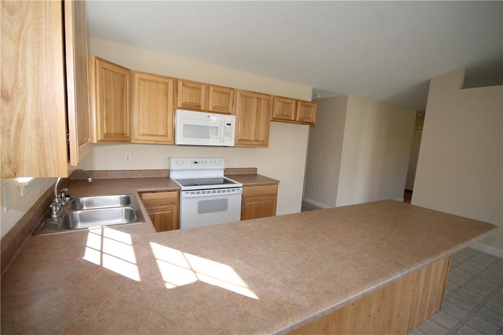 6090 Prairie Stream Way Columbus, IN 47203 - Photo 12 of 34 Gallery Image 12