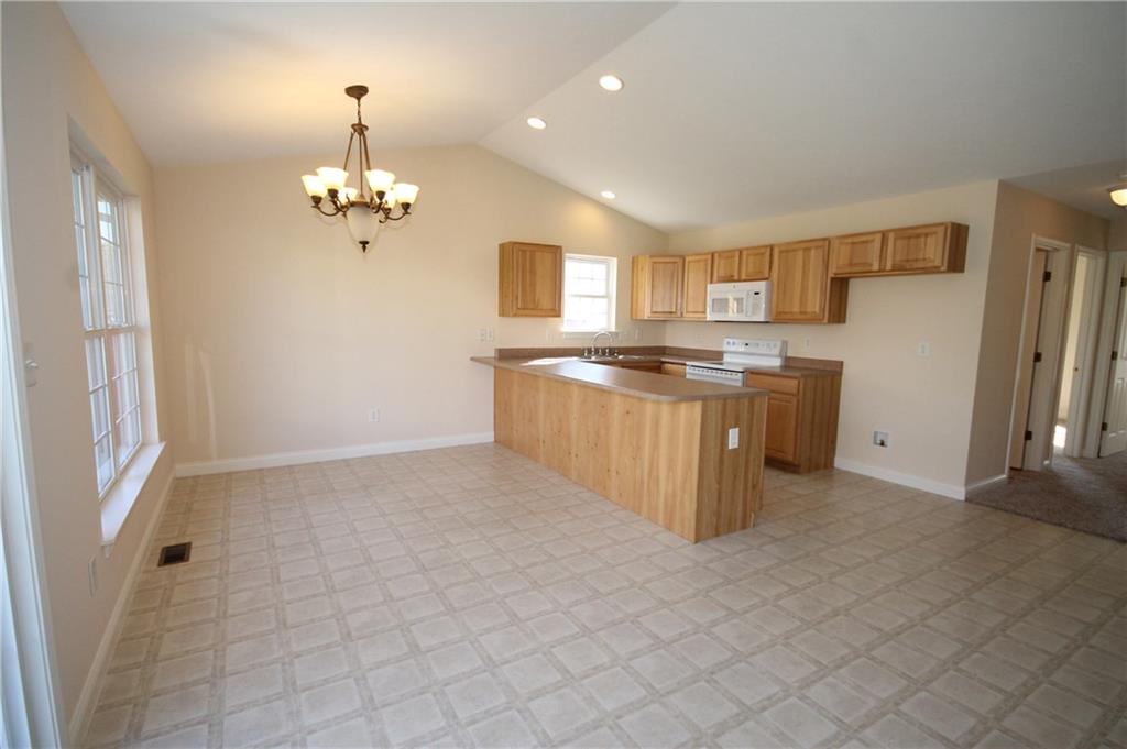 6090 Prairie Stream Way Columbus, IN 47203 - Photo 14 of 34 Gallery Image 14