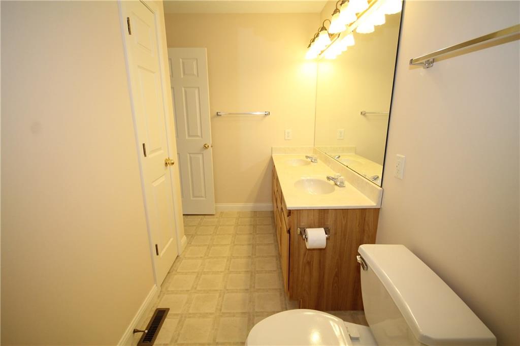 6090 Prairie Stream Way Columbus, IN 47203 - Photo 20 of 34 Gallery Image 20