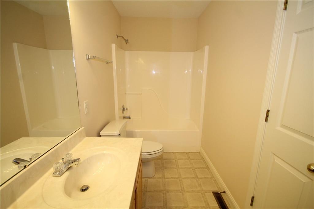 6090 Prairie Stream Way Columbus, IN 47203 - Photo 21 of 34 Gallery Image 21