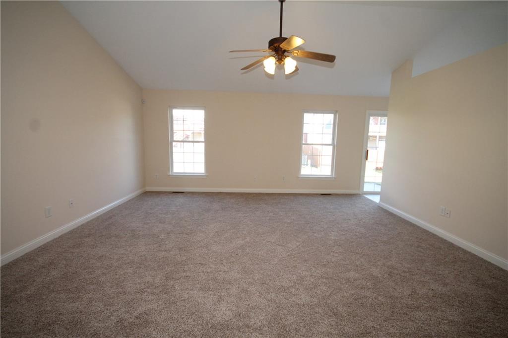 6090 Prairie Stream Way Columbus, IN 47203 - Photo 4 of 34 Gallery Image 4