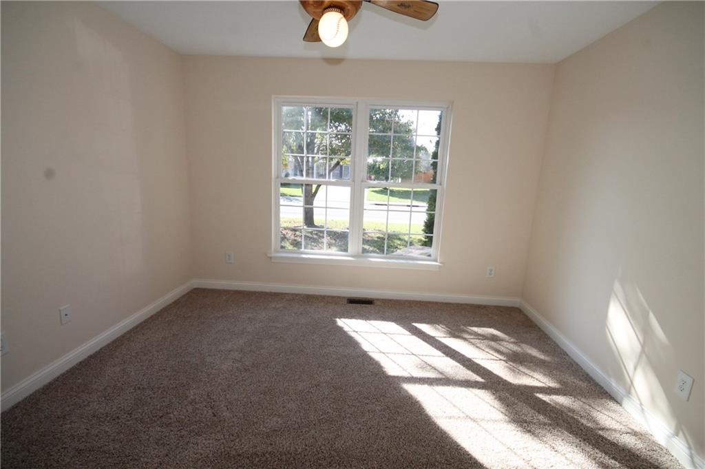 6090 Prairie Stream Way Columbus, IN 47203 - Photo 31 of 34 Gallery Image 31