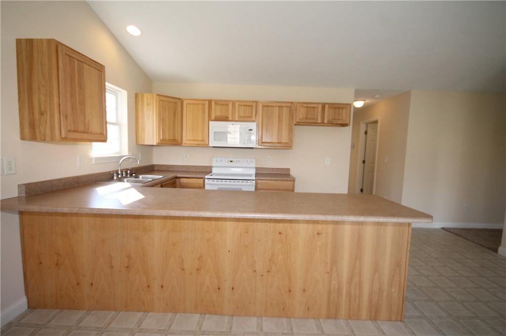 6090 Prairie Stream Way Columbus, IN 47203 - Photo 10 of 34 Gallery Image 10