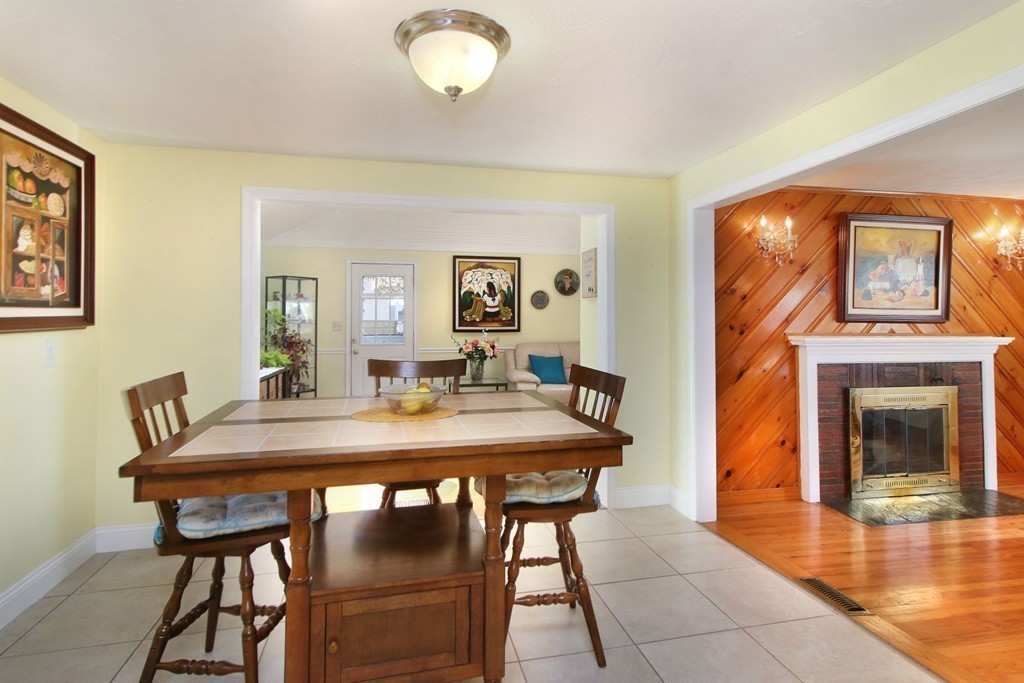 15 Beth Road Walpole, MA 02081 - Photo 4 of 23 Gallery Image 4