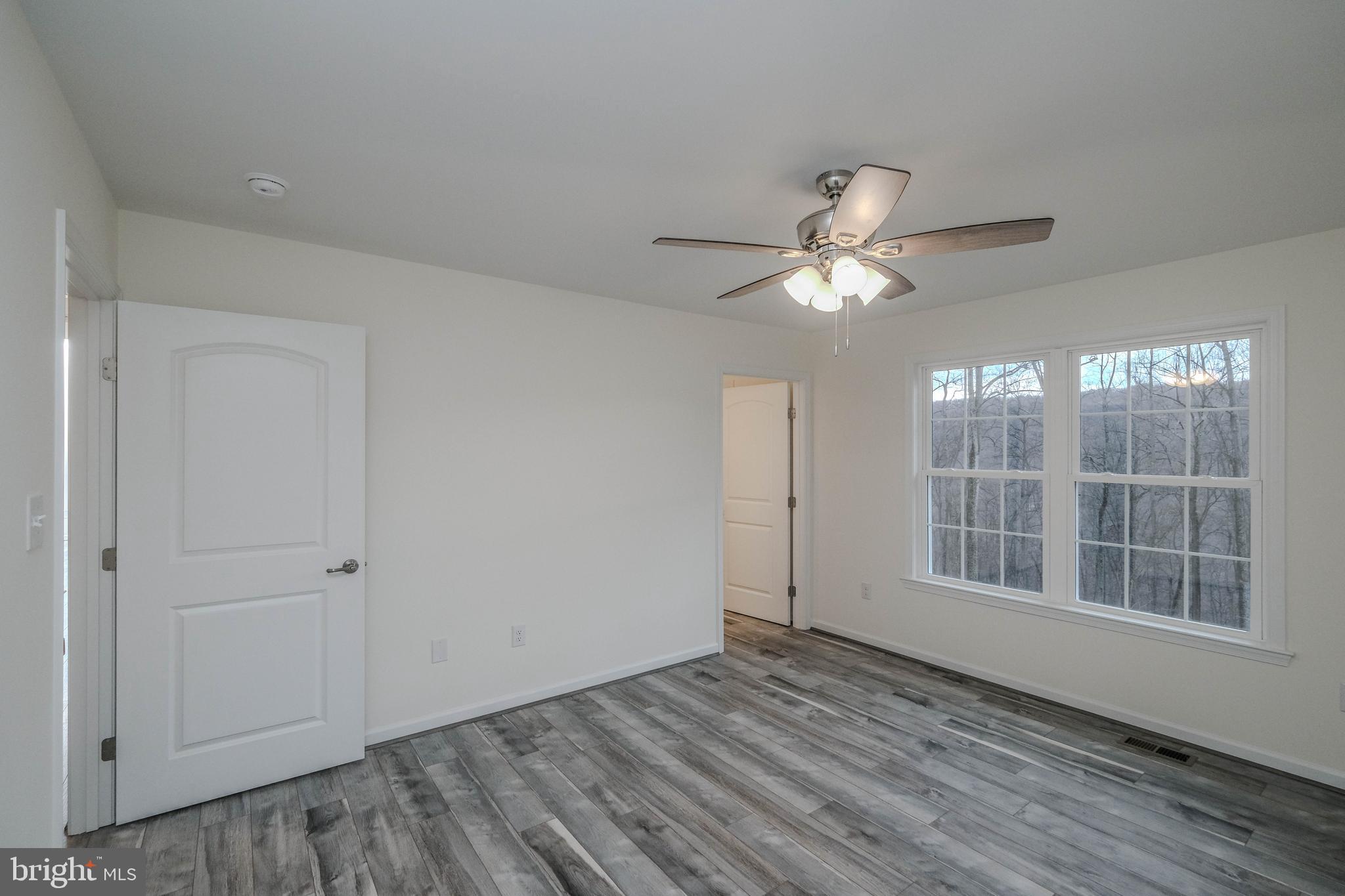 928 High Top Road Linden, VA 22642 - Photo 27 of 71 Primary bedroom