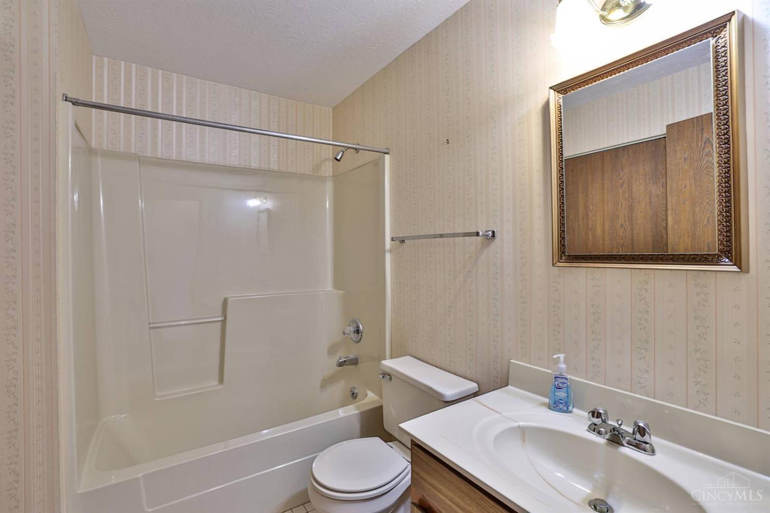 5360 Werk Road, Unit 35 Cincinnati, OH 45248 - Photo 15 of 18 Gallery Image 15