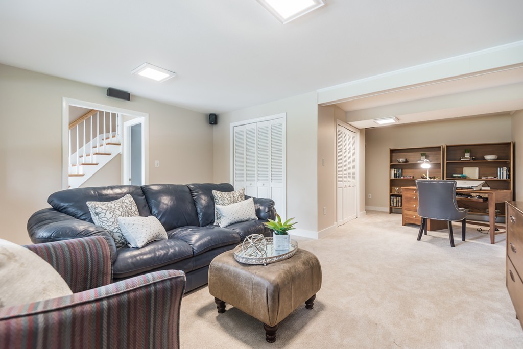 6 Mayflower Road Andover, MA 01810 - Photo 11 of 28 Gallery Image 11
