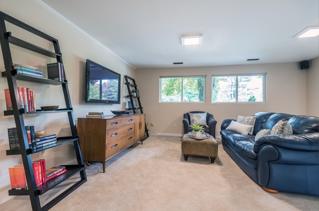 6 Mayflower Road Andover, MA 01810 - Photo 12 of 28 Gallery Image 12