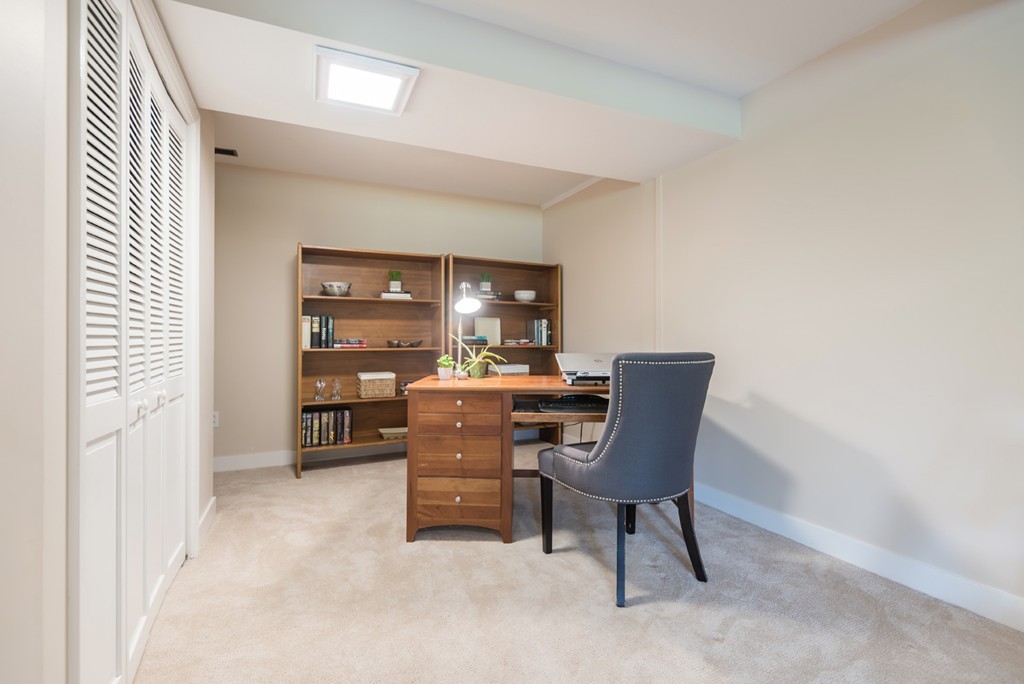 6 Mayflower Road Andover, MA 01810 - Photo 13 of 28 Gallery Image 13