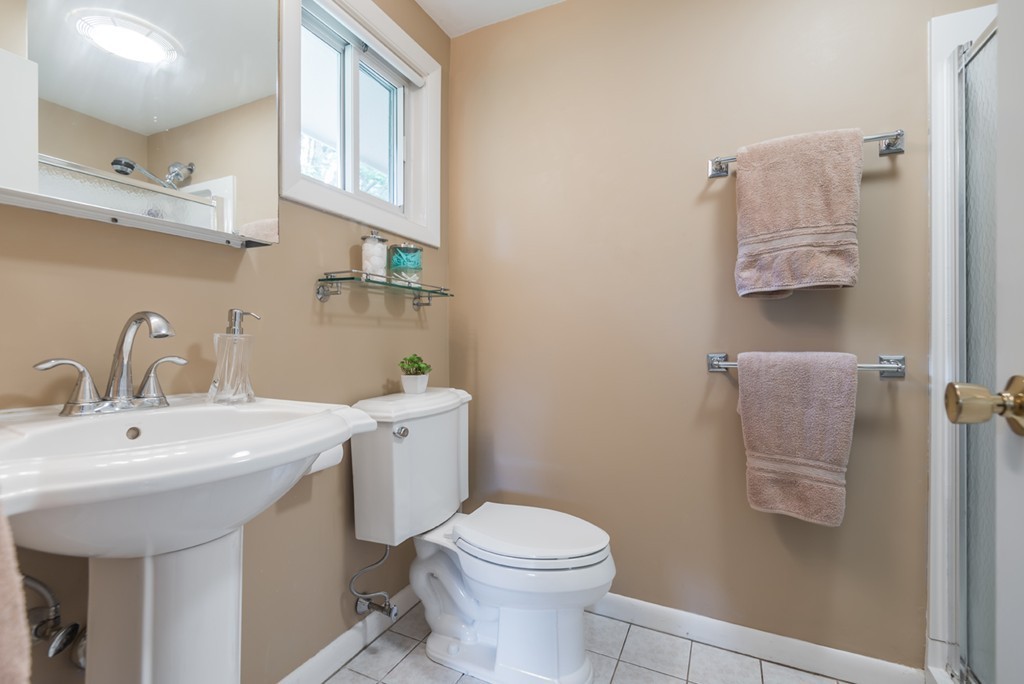 6 Mayflower Road Andover, MA 01810 - Photo 17 of 28 Gallery Image 17
