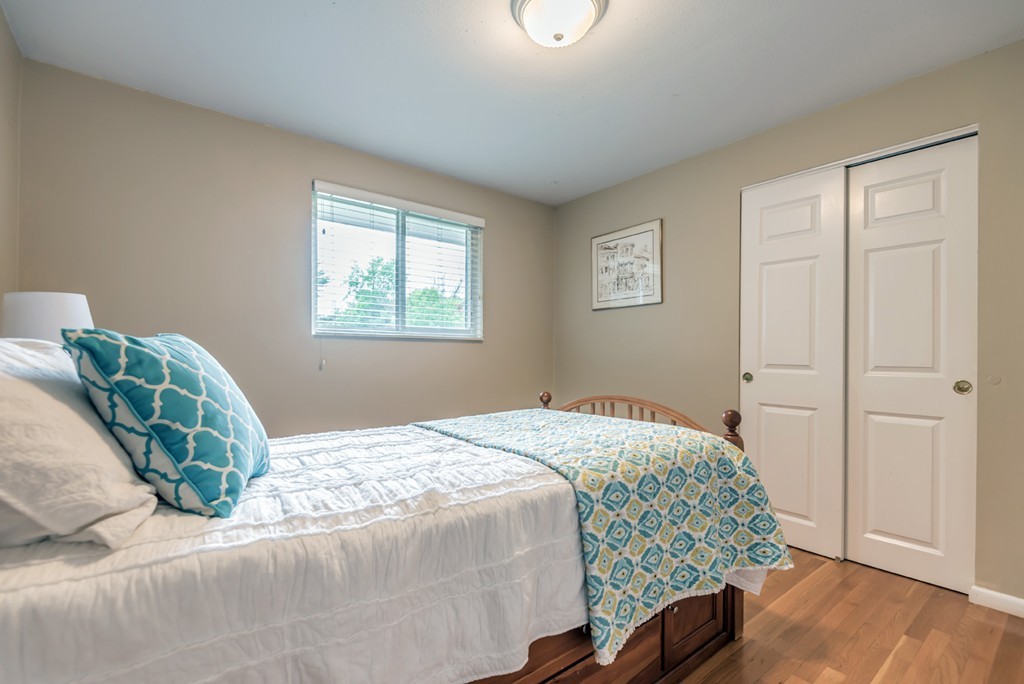 6 Mayflower Road Andover, MA 01810 - Photo 20 of 28 Gallery Image 20