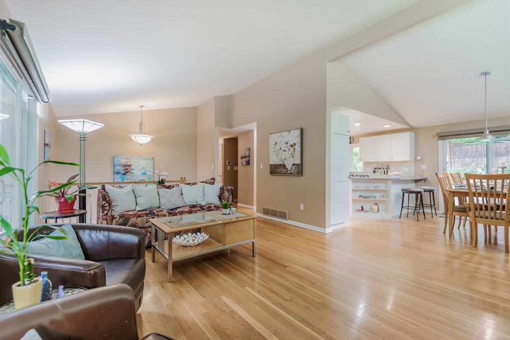 6 Mayflower Road Andover, MA 01810 - Photo 4 of 28 Gallery Image 4