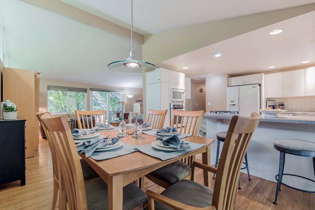 6 Mayflower Road Andover, MA 01810 - Photo 7 of 28 Gallery Image 7