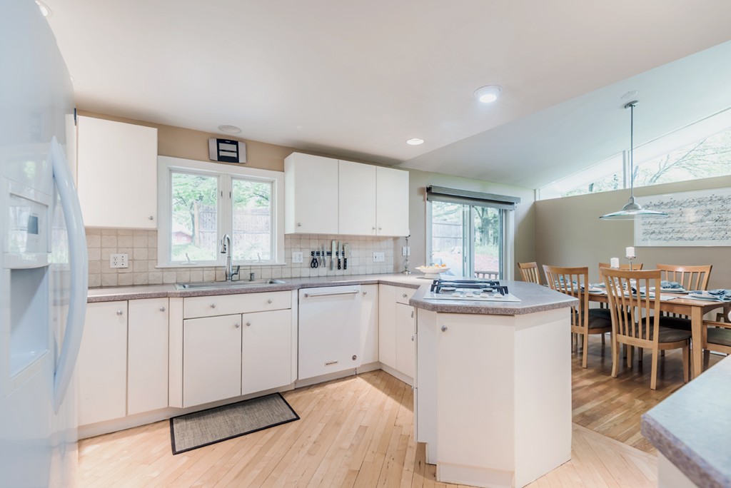 6 Mayflower Road Andover, MA 01810 - Photo 9 of 28 Gallery Image 9
