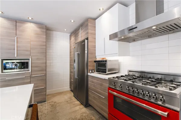 $1,815,000 | 19865 Hiawatha Street, Chatsworth, CA 91311