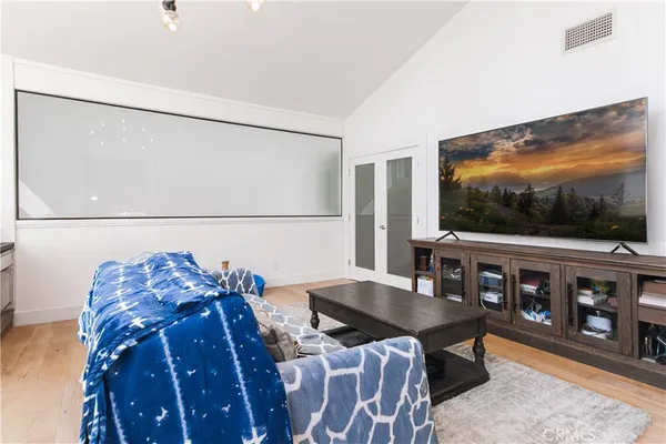 $1,815,000 | 19865 Hiawatha Street, Chatsworth, CA 91311