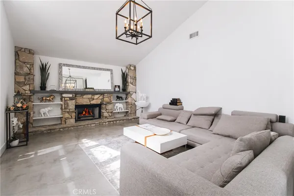 $1,815,000 | 19865 Hiawatha Street, Chatsworth, CA 91311