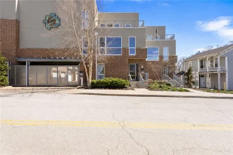$950,000 | 1603 Summit Street, Kansas City, MO 64108