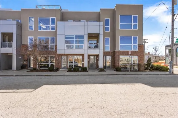 $950,000 | 1603 Summit Street, Kansas City, MO 64108