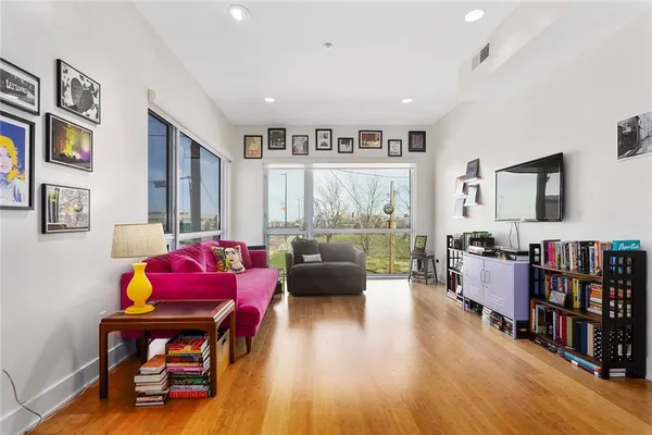 $950,000 | 1603 Summit Street, Kansas City, MO 64108