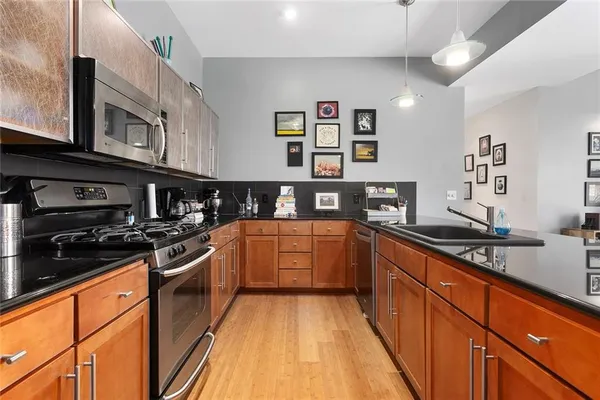 $950,000 | 1603 Summit Street, Kansas City, MO 64108