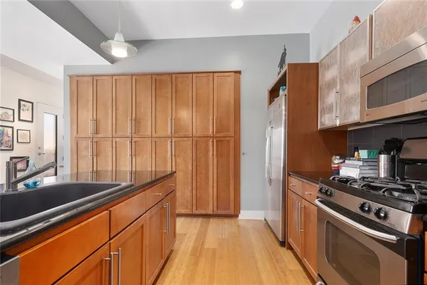 $950,000 | 1603 Summit Street, Kansas City, MO 64108