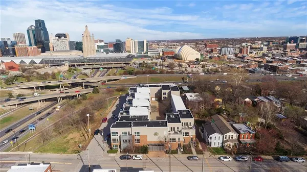 $950,000 | 1603 Summit Street, Kansas City, MO 64108