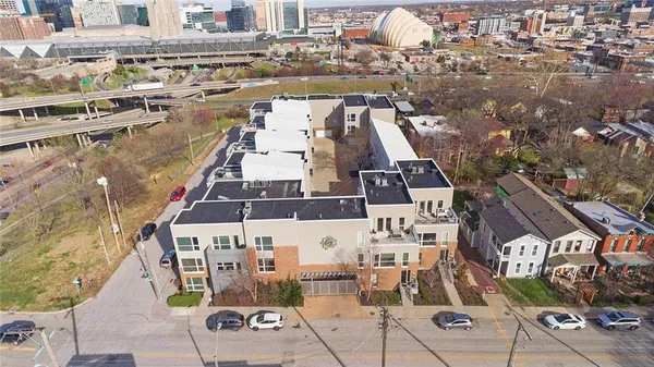 $950,000 | 1603 Summit Street, Kansas City, MO 64108