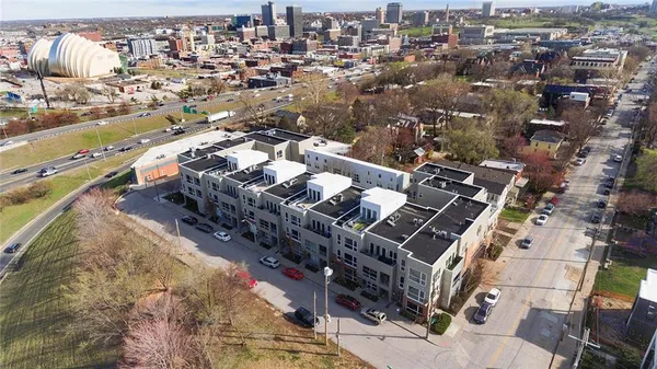 $950,000 | 1603 Summit Street, Kansas City, MO 64108