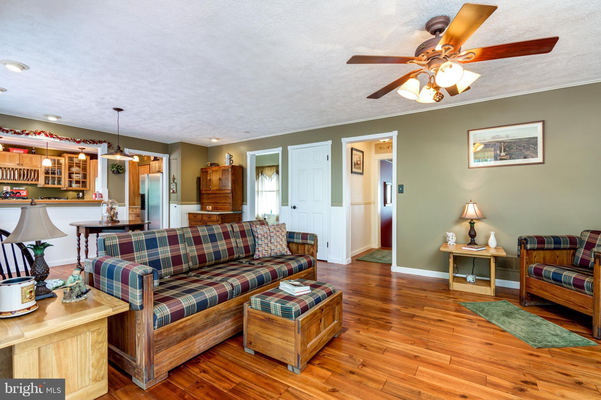 9004 Moonstone Road Baltimore, MD 21236 - Photo 11 of 30 Family Room