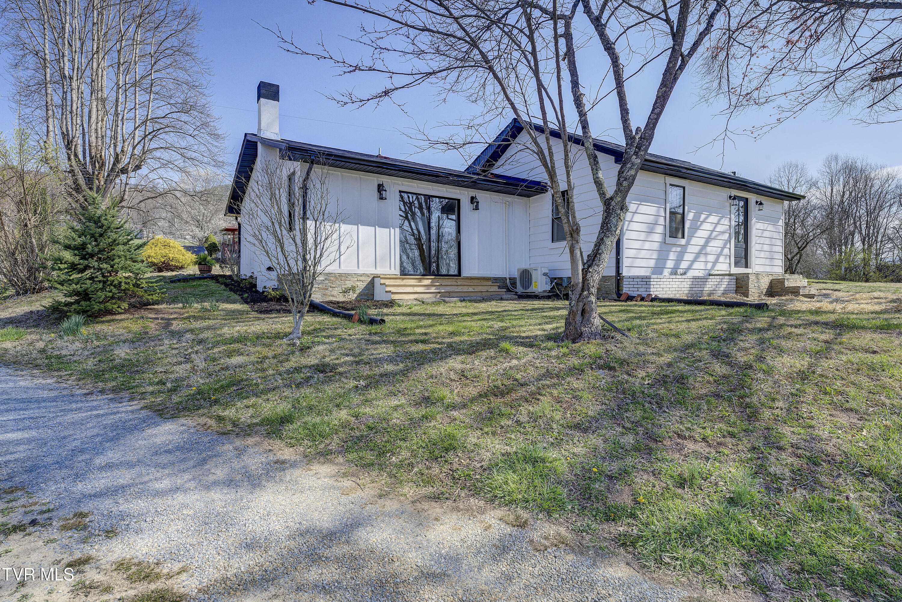 143 Zeb Grindstaff Road Elizabethton, TN 37643 - Photo 30 of 47 IMG_0055