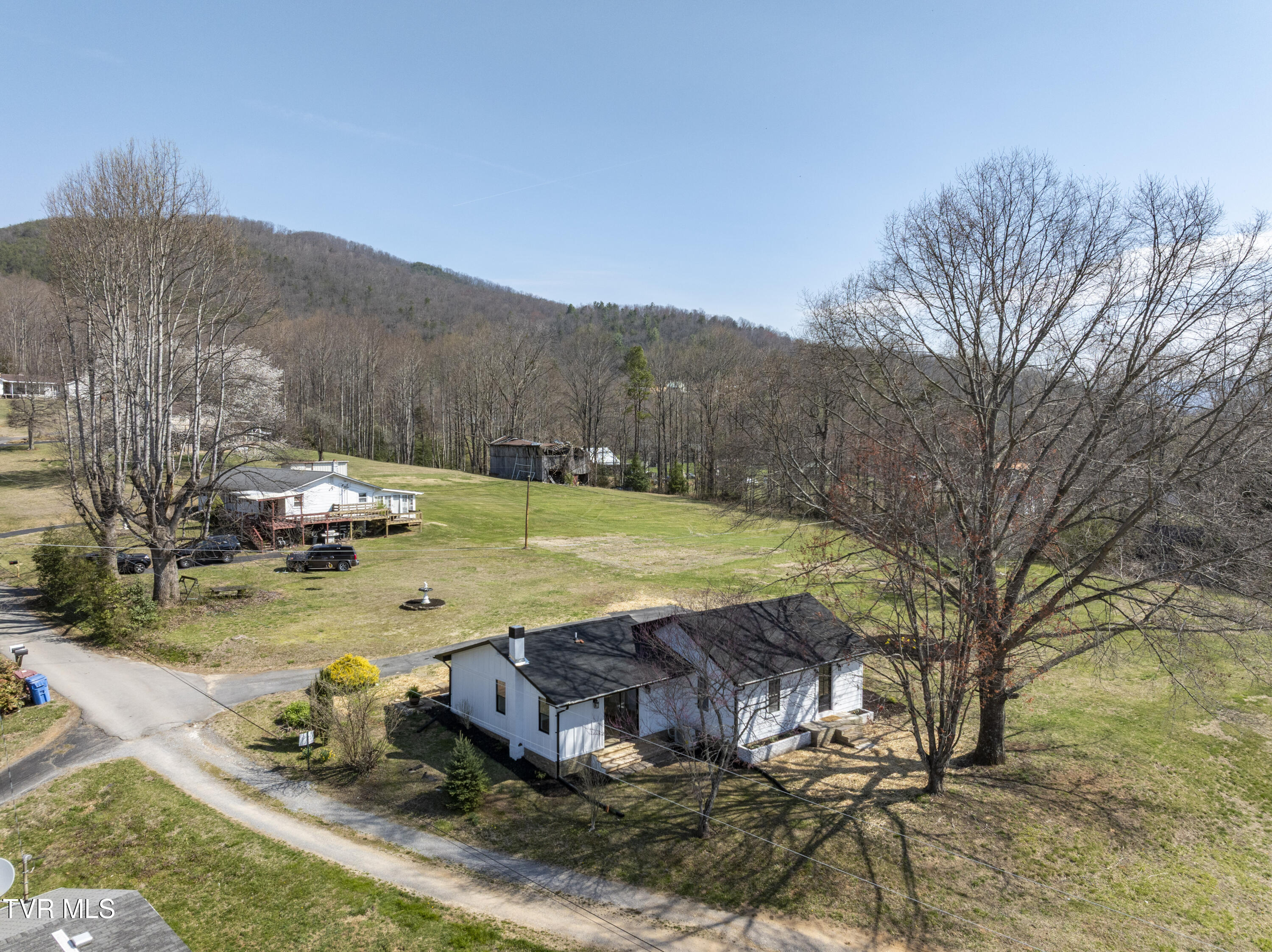 143 Zeb Grindstaff Road Elizabethton, TN 37643 - Photo 38 of 47 IMG_0016
