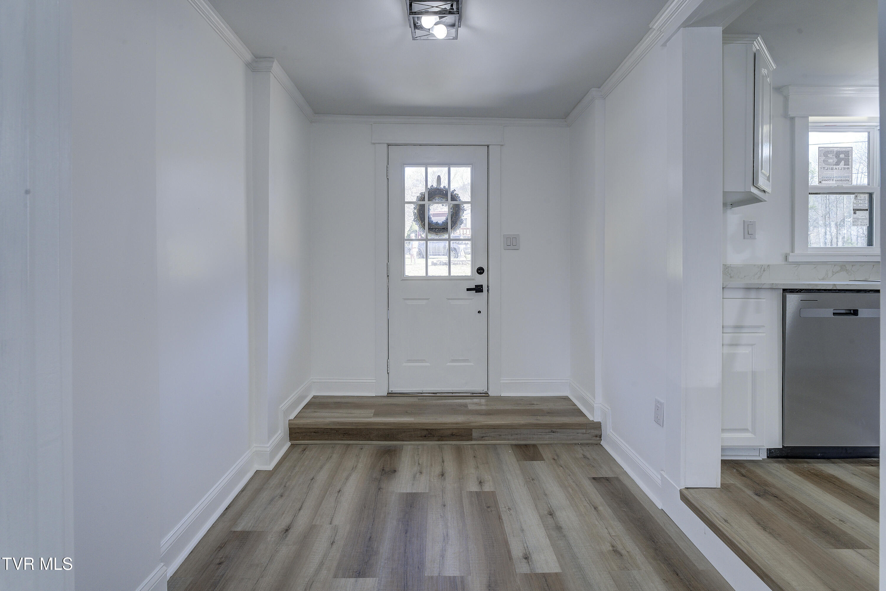 143 Zeb Grindstaff Road Elizabethton, TN 37643 - Photo 4 of 47 IMG_0036