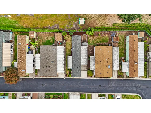 a picture of a city view