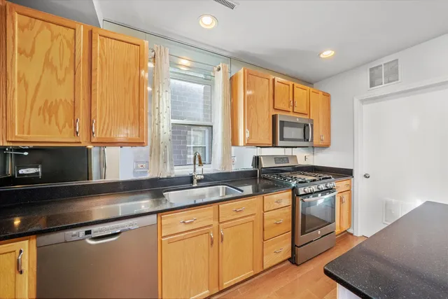 $649,900 | 3769 South Lake Park Avenue, Chicago, IL 60653