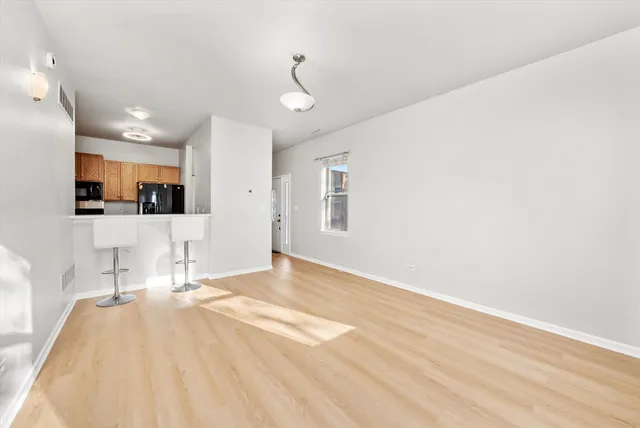 $649,900 | 3769 South Lake Park Avenue, Chicago, IL 60653