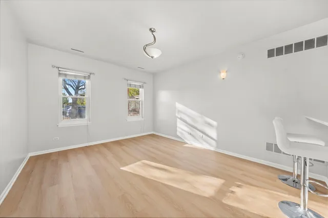 $649,900 | 3769 South Lake Park Avenue, Chicago, IL 60653