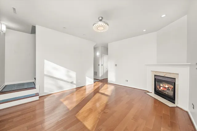 $649,900 | 3769 South Lake Park Avenue, Chicago, IL 60653