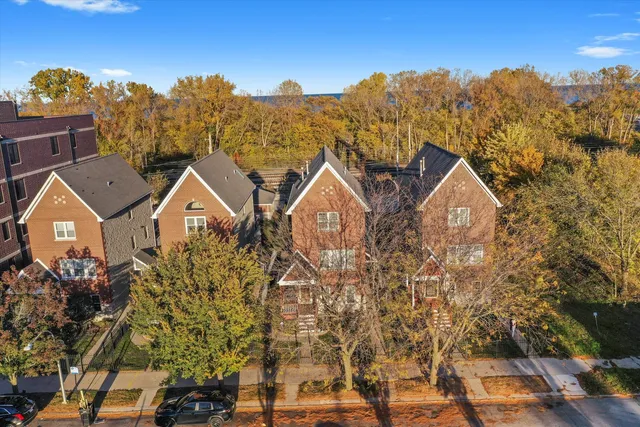 $649,900 | 3769 South Lake Park Avenue, Chicago, IL 60653