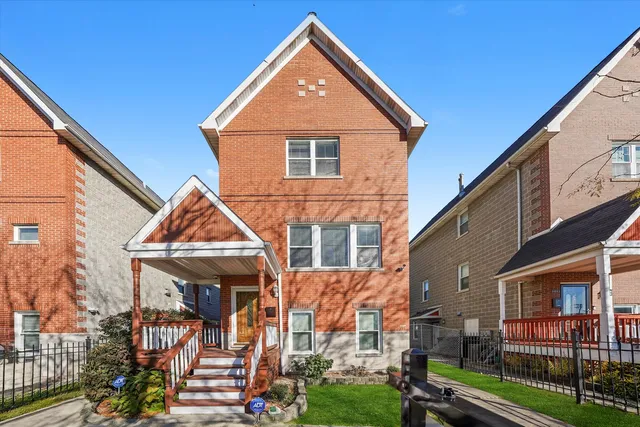 $649,900 | 3769 South Lake Park Avenue, Chicago, IL 60653