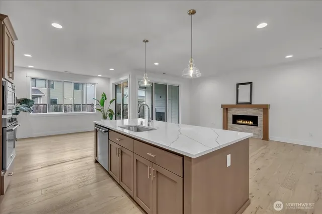 $899,950 | 7701 Ruby Drive Southwest, Lakewood, WA 98498