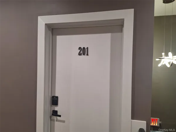 $1,900 | 91 North Street, Unit 201, Middletown, NY 10940